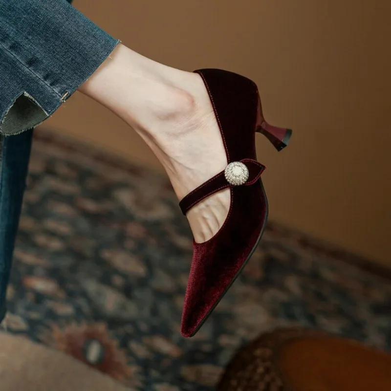 Vinho tinto apontou toe mary j - Heels avaliação e preço